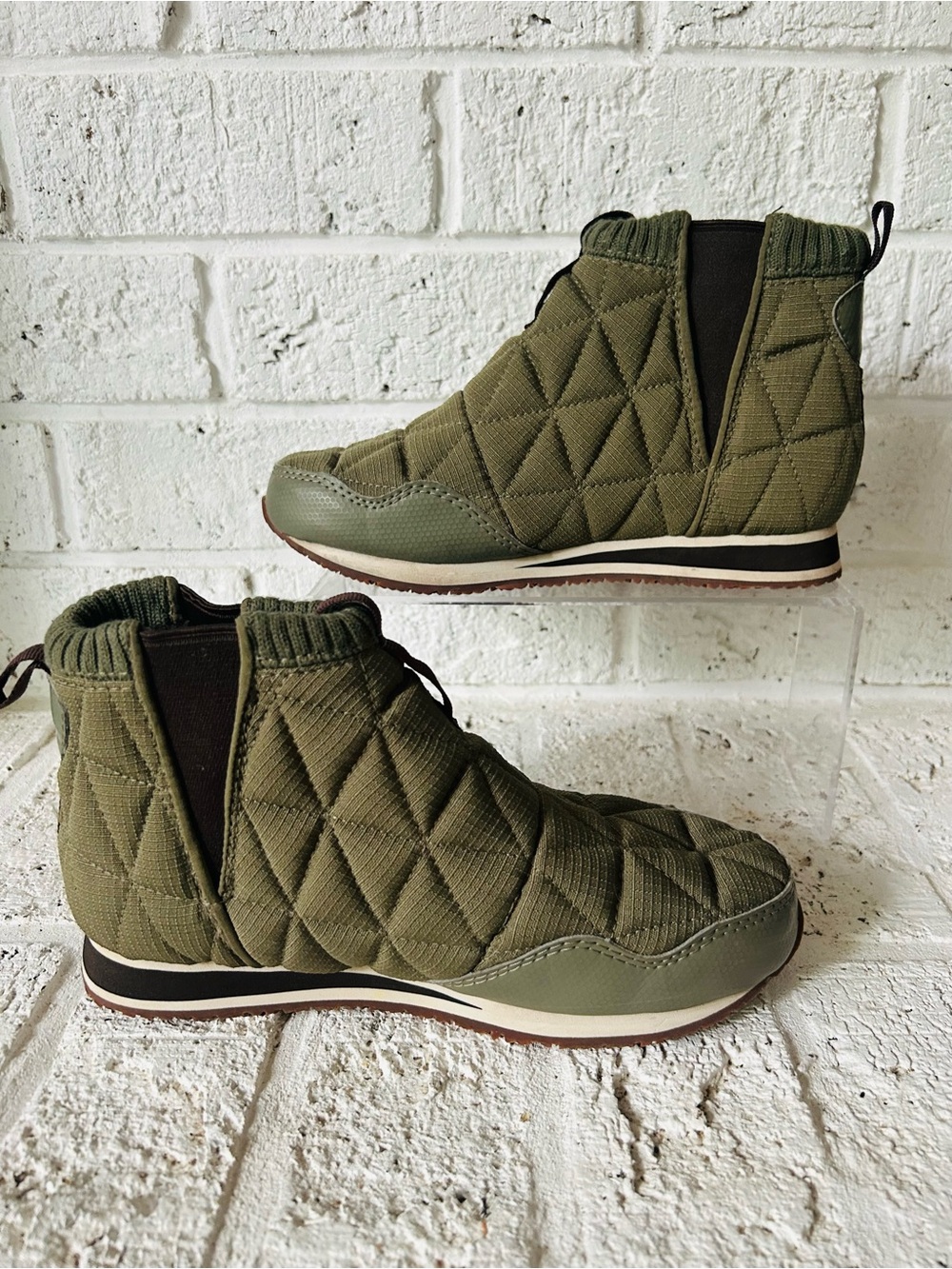 Teva ReEmber Mid Slip-On Shoe Boot Women’s 6 Olive Green Quilted